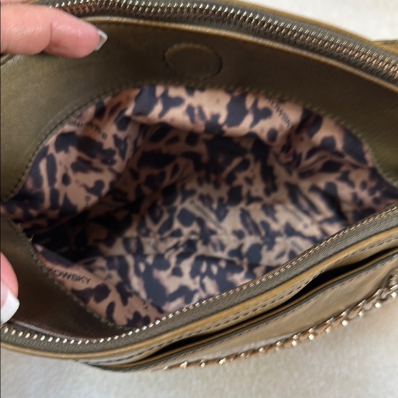 B. Makowsky Olive green Crossbody Bag with Chain Detail - Picture 4 of 10